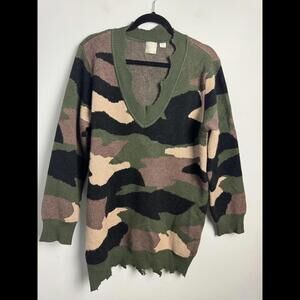 O° Camo Oversized Sweater - Trendy V-Neck Knit Pullover size Large